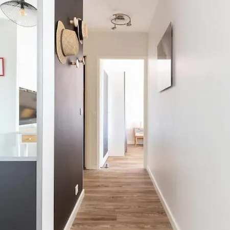 Bel Avec Terrasse, Piscine, Parking Prive Et Club De Tennis, Padel En Sus 아파트 앙티브