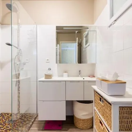 Bel Avec Terrasse, Piscine, Parking Prive Et Club De Tennis, Padel En Sus * 앙티브